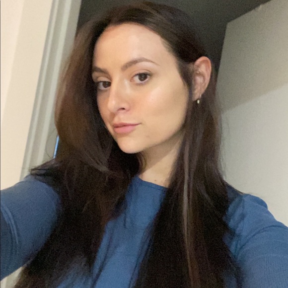 Meet your Posher, Nicole - Picture 1 of 1